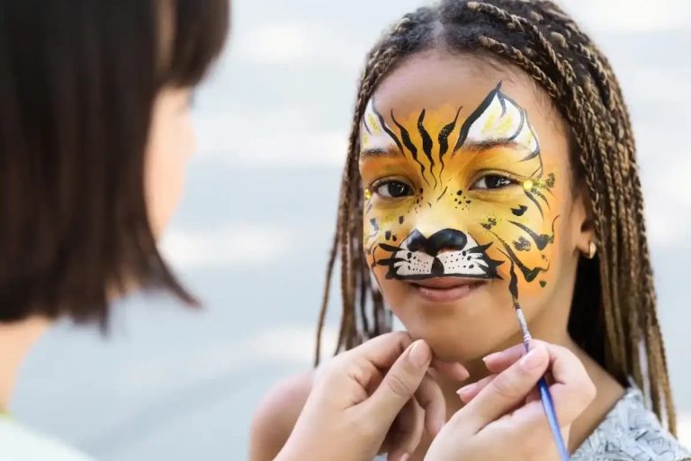 Sensira Face painting fun